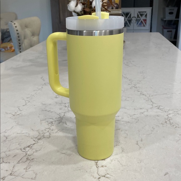 Yellow 40oz Stanley tumbler. NWOT - Picture 6 of 6